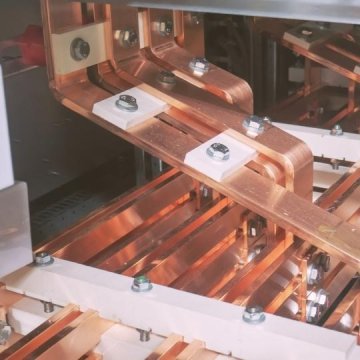 Izolátory a držáky sběrnic - Jmenovité napětí při 50 Hz (1 minuta) - 25 kV